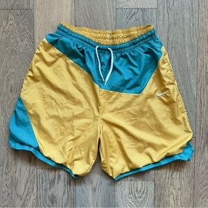 NIKE Men’s DNA woven shorts